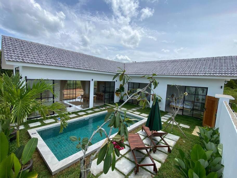 Allure Villa Cempaka Private Pool Kuantan Exteriör bild